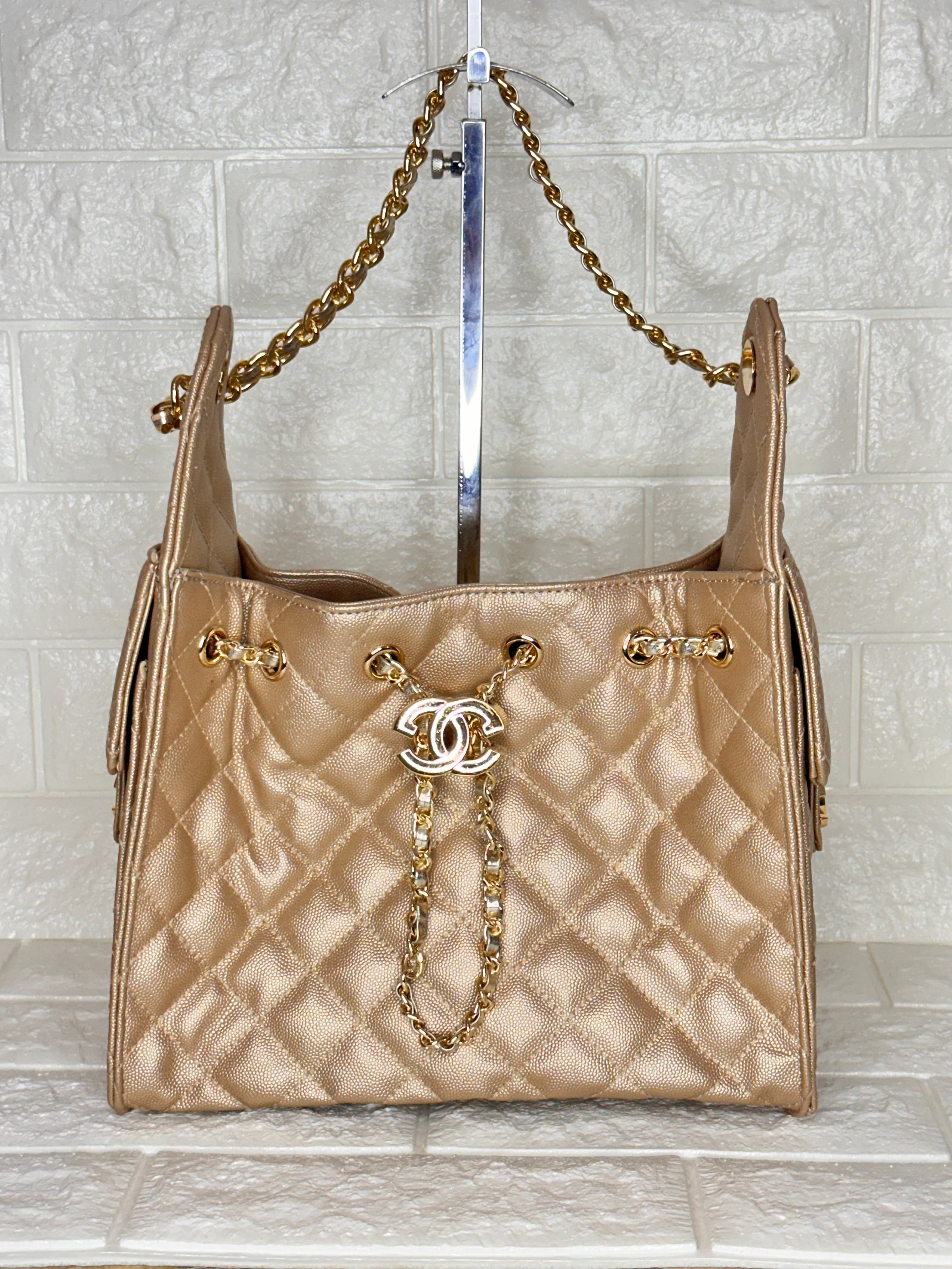 Chanel Tote Bag Gold