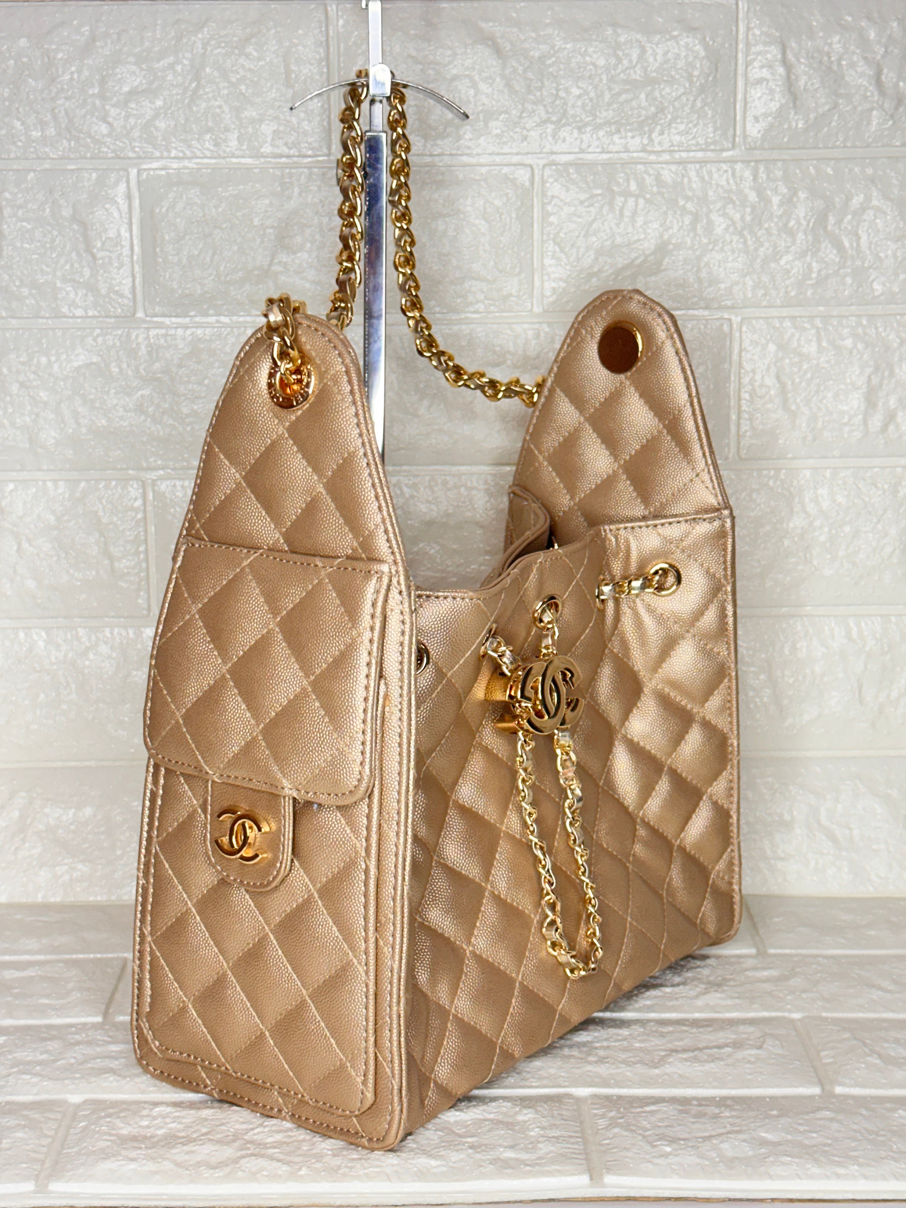 Chanel Tote Bag Gold